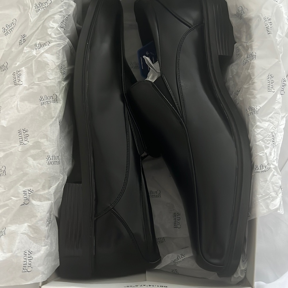 New Mens dress shoes (size 13) Croft and Barrow